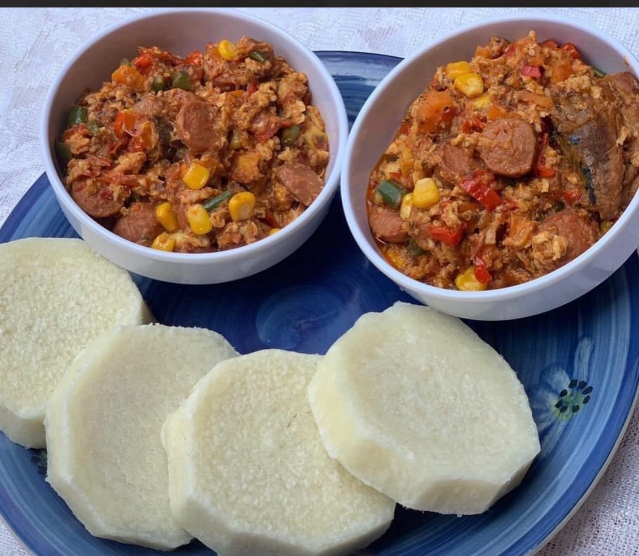 Boiled yam and egg sauce
